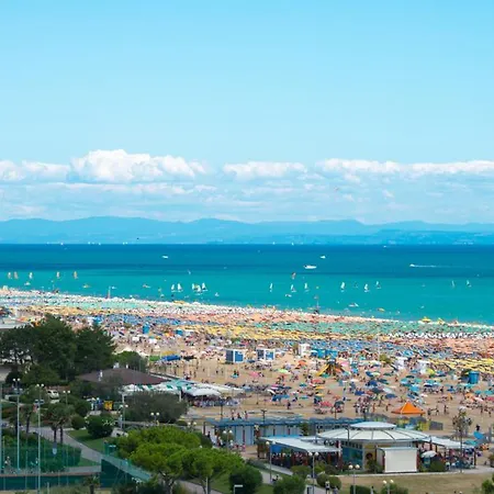 Comfortable In A Quiet Spot In Apartmán Bibione